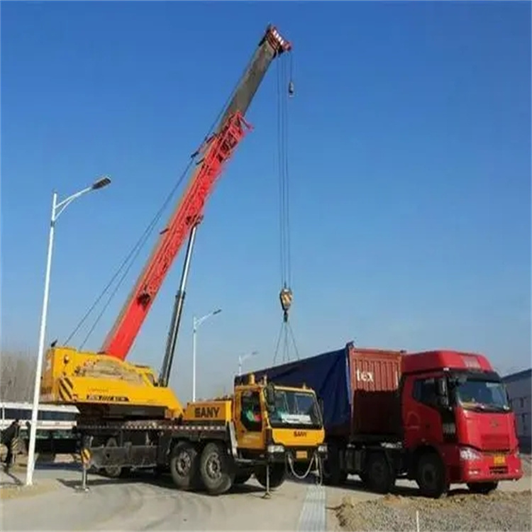 武邑吊车出租吊装大件的时候的注意事项